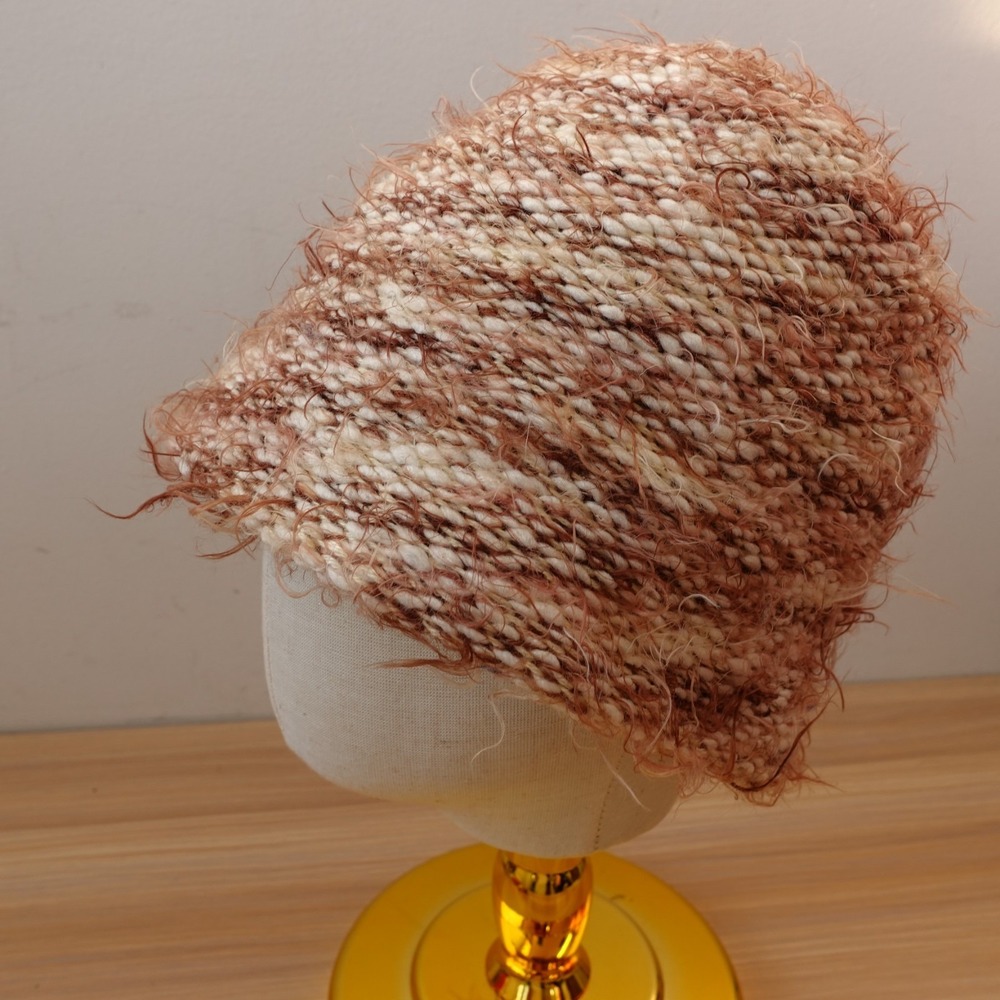 Amanda Smith Hat Womens SMALL Cream Rosy Brown Wool Cloche Marled Fuzzy Italian